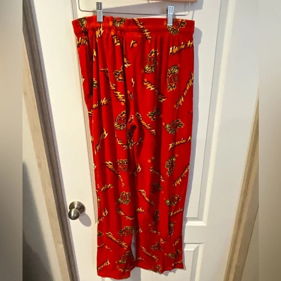 Cheetos graphic tee shirt size m (32/34) and matching pants sz Medium. - Picture 5 of 7